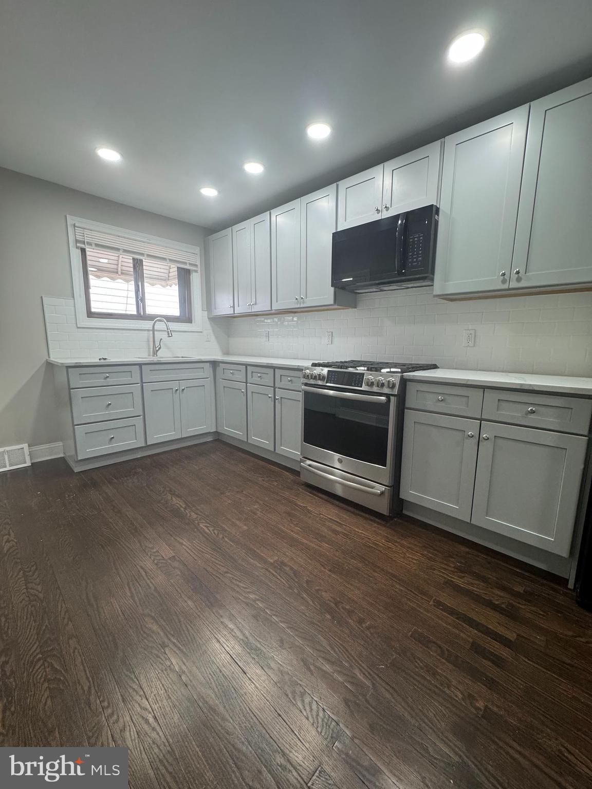 LESTER - Residential