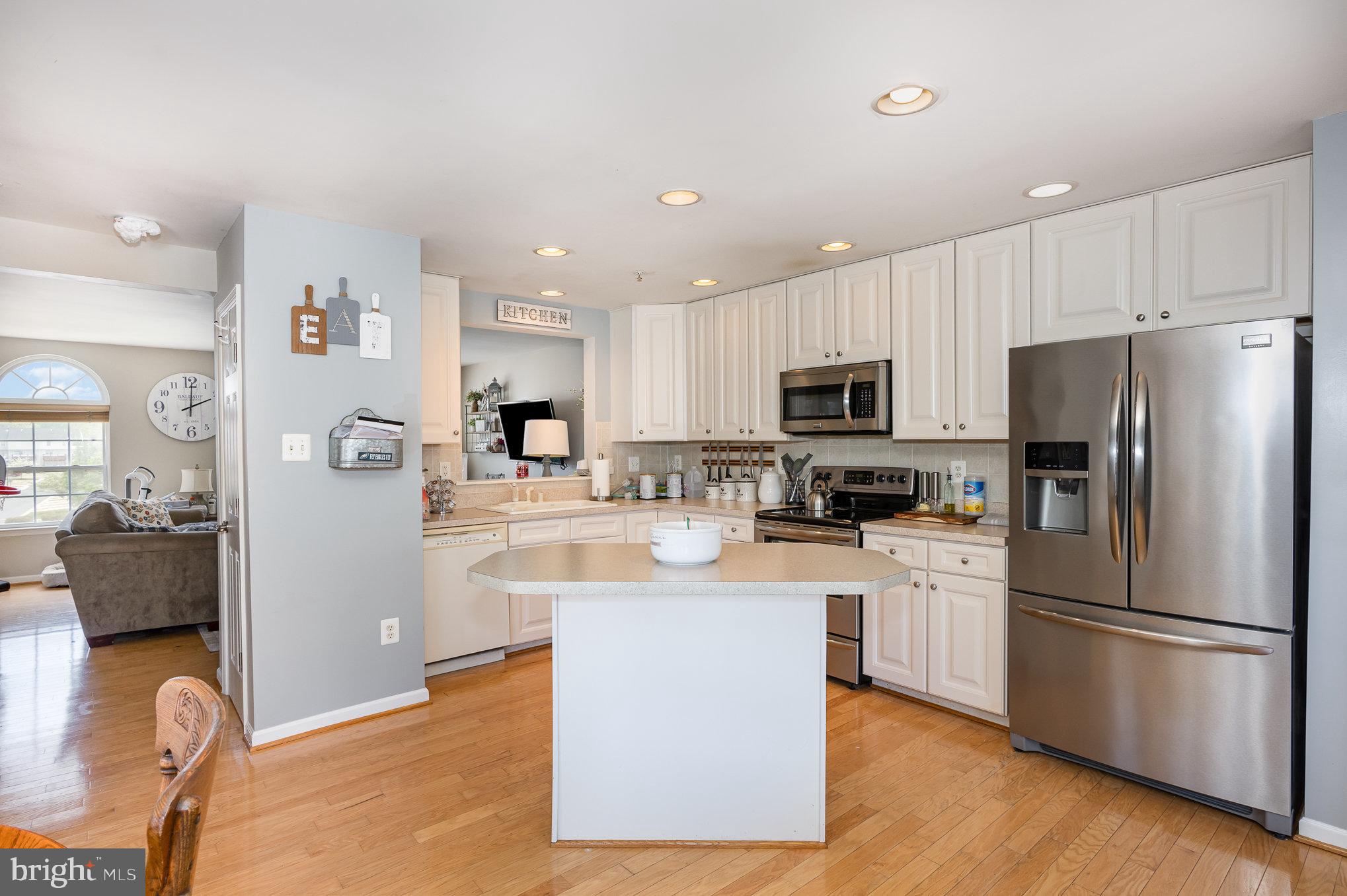 EAGLES LANDING AT WATERS EDGE - Residential