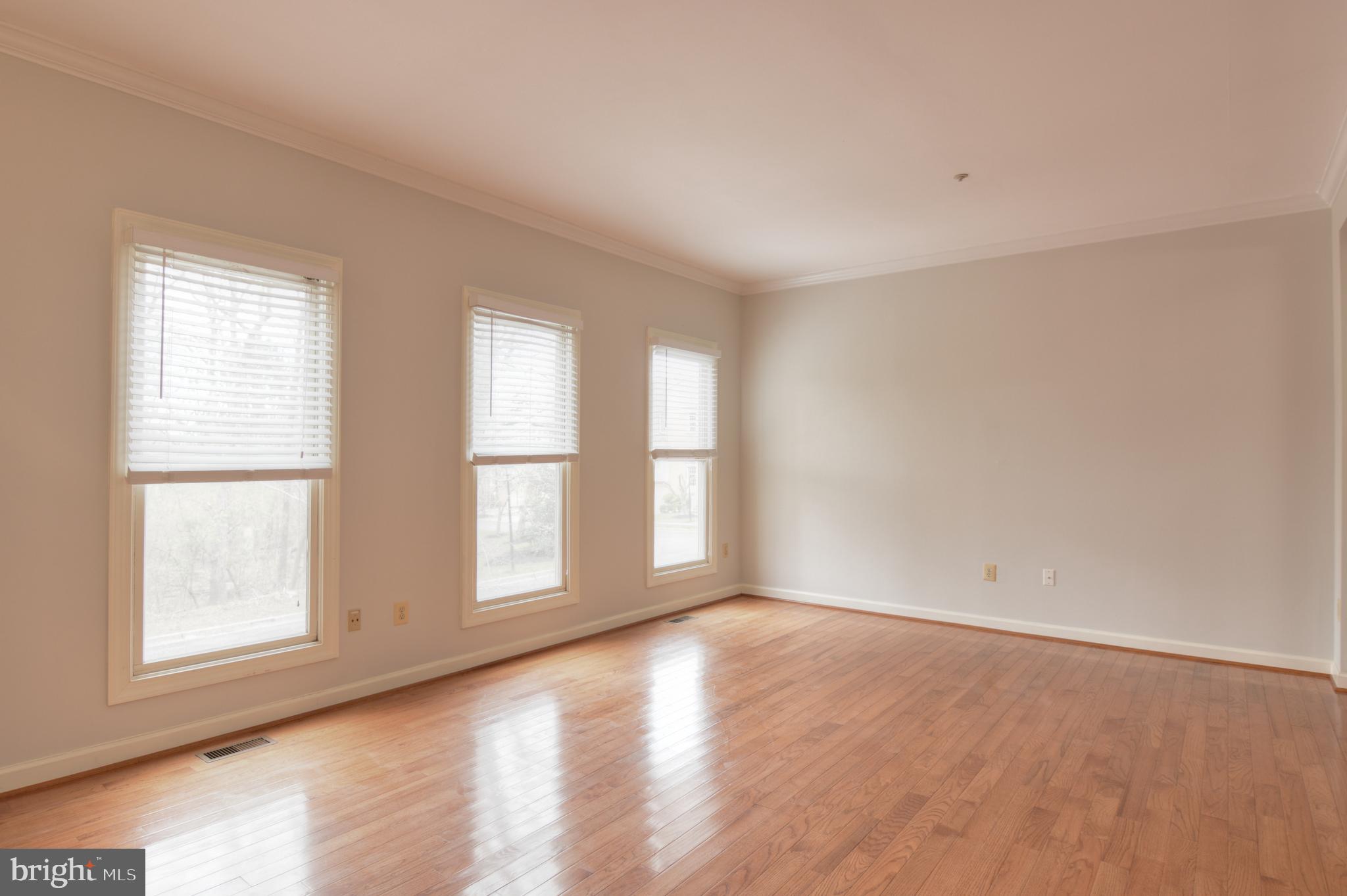 3 STERLING COURT