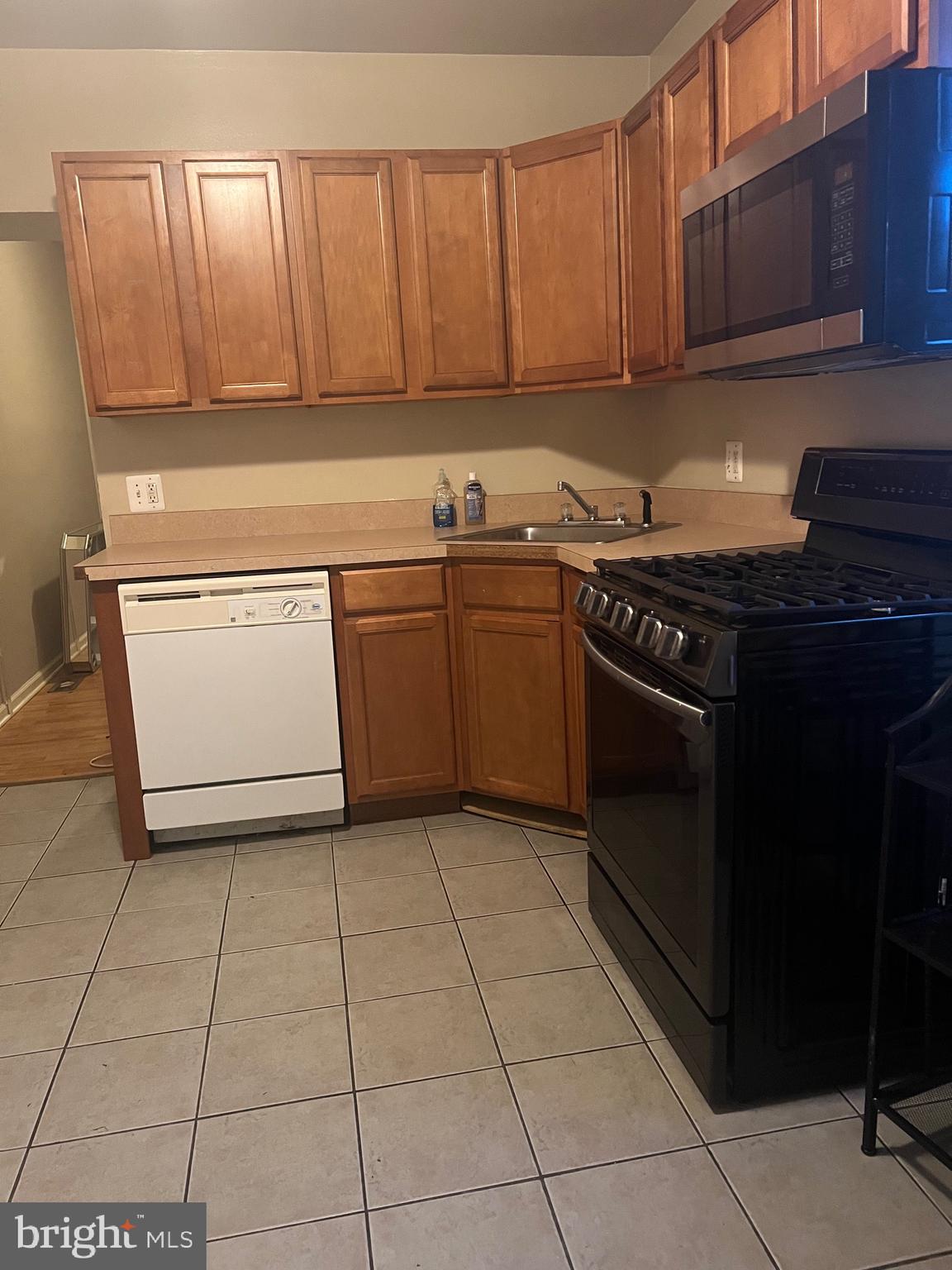 PHILADELPHIA (NORTH) - Residential Lease