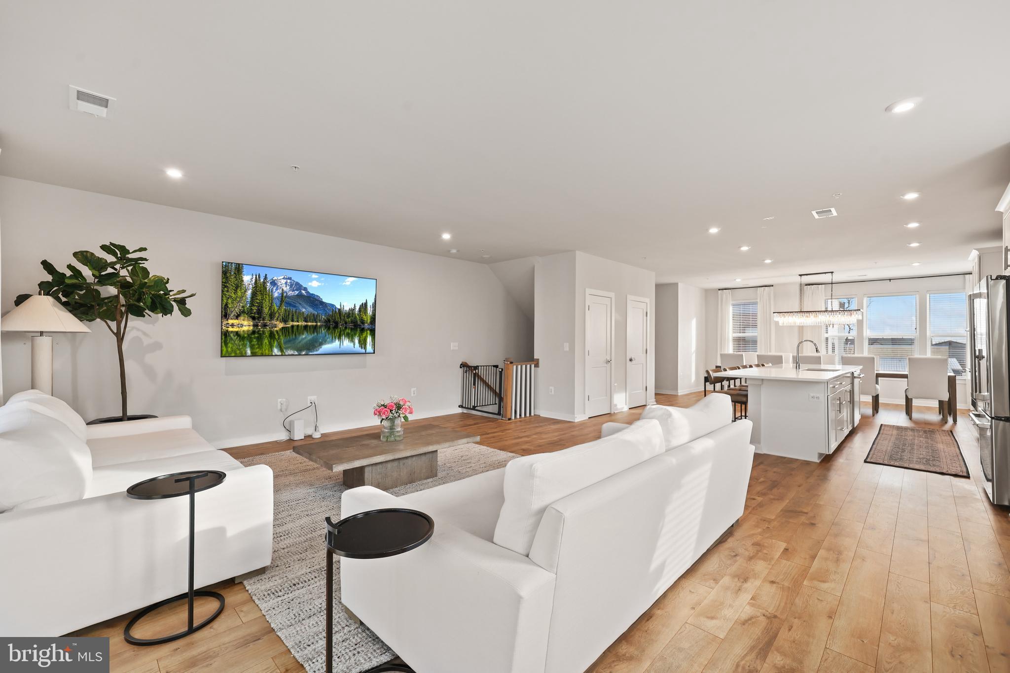 44483 WOLFHOUND SQUARE