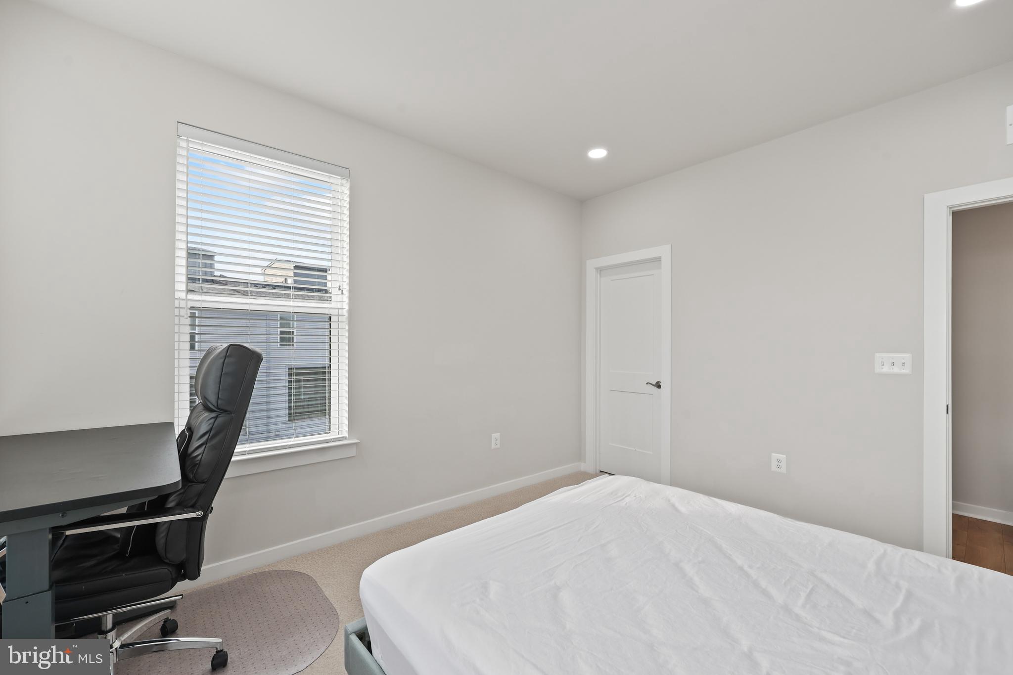 ASHBROOK - Residential