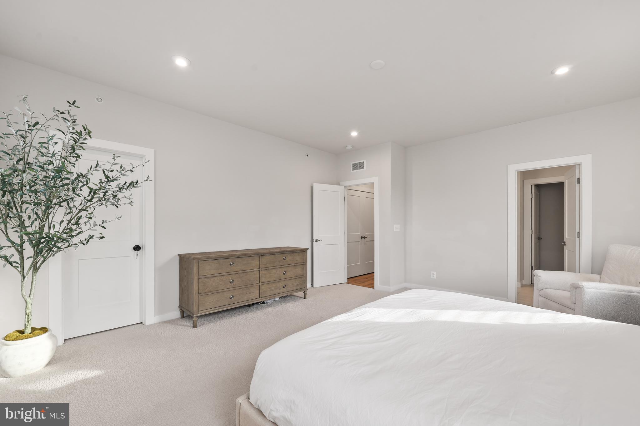 ASHBROOK - Residential