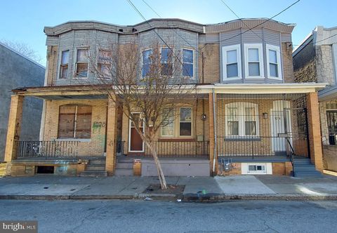 Townhouse For Sale - 1218 Morton Street<br/> CAMDEN, NJ 08104