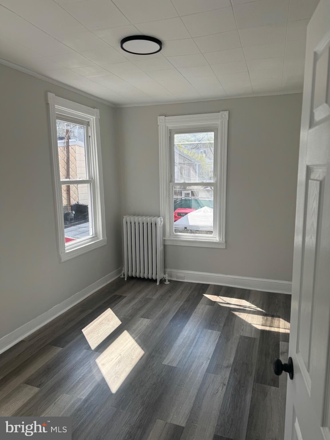 926 MUHLENBERG STREET