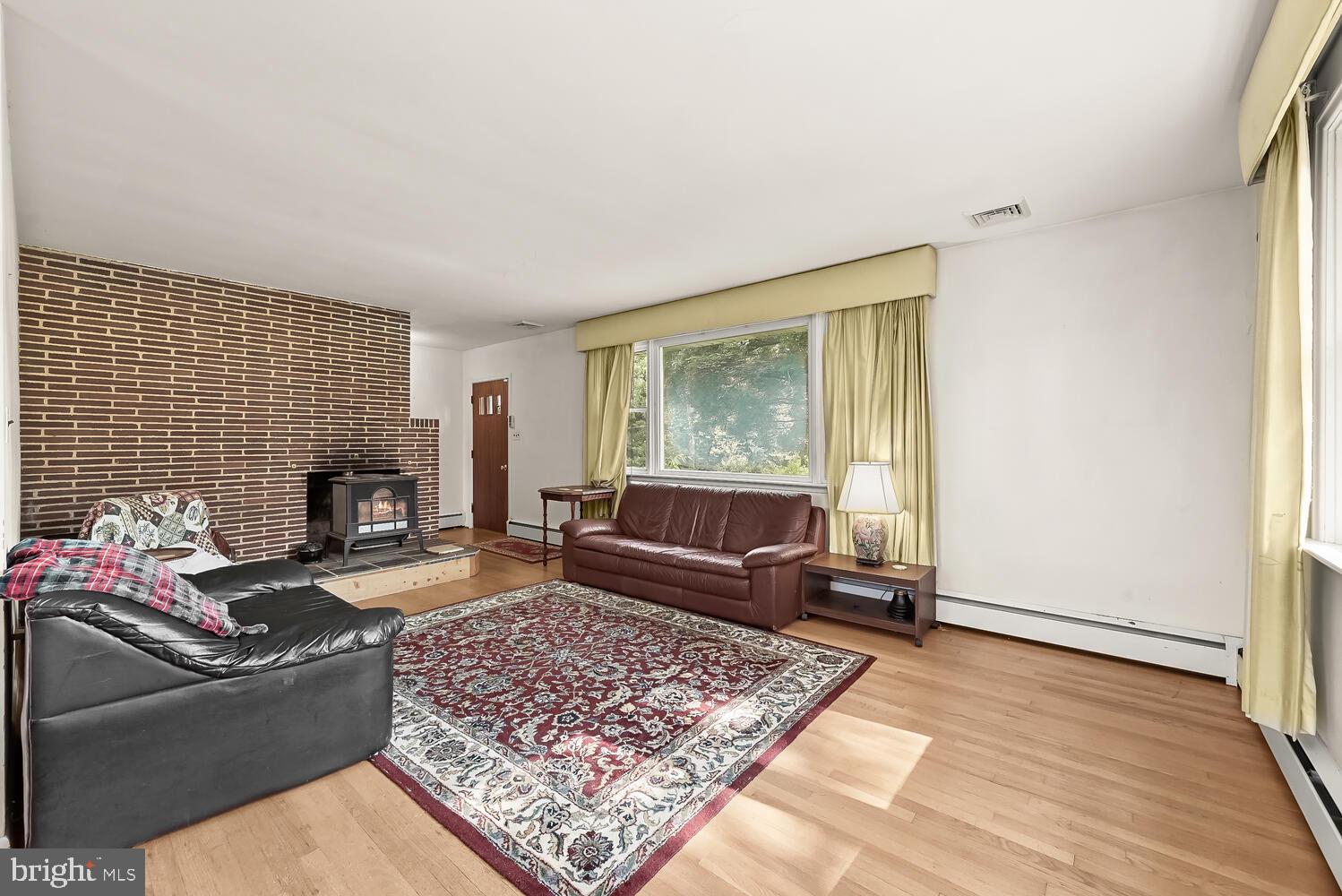 WINDSOR MILL - Residential