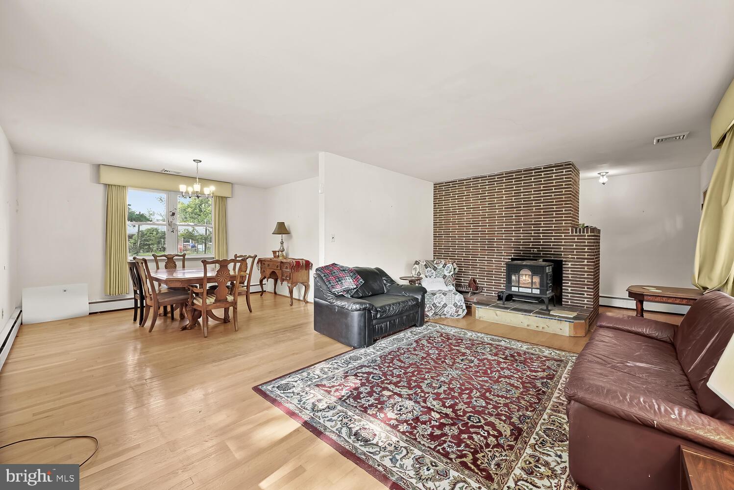 WINDSOR MILL - Residential