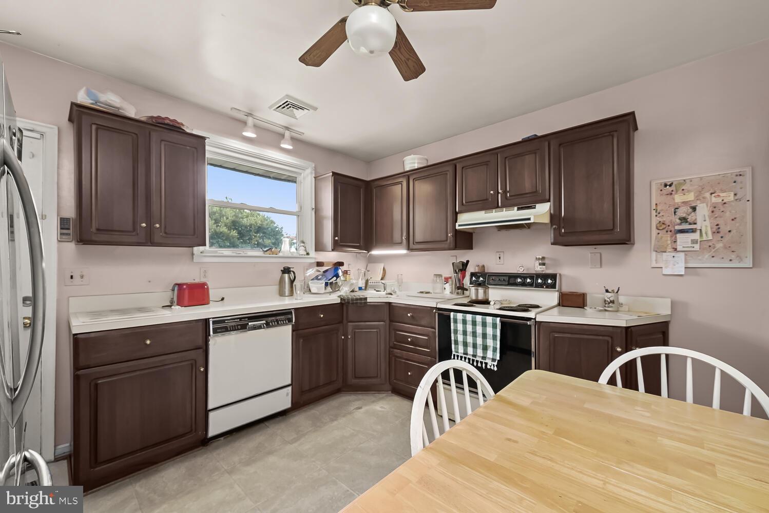 WINDSOR MILL - Residential