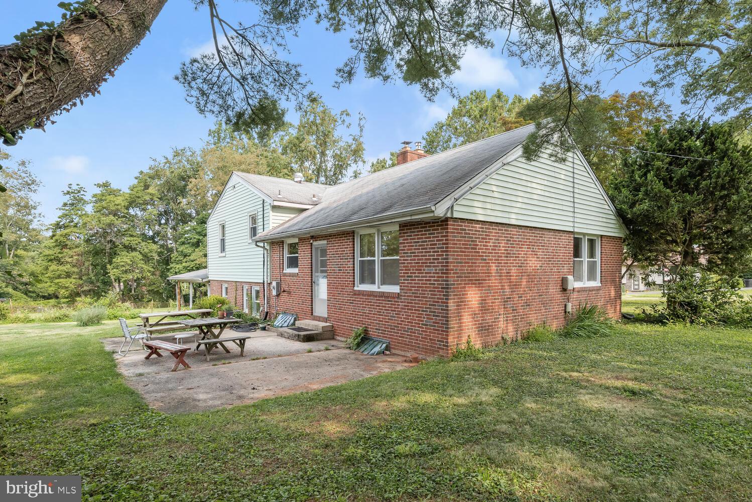 WINDSOR MILL - Residential