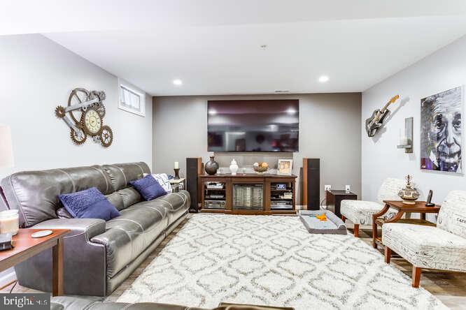 HIGHLAND FARM - Residential