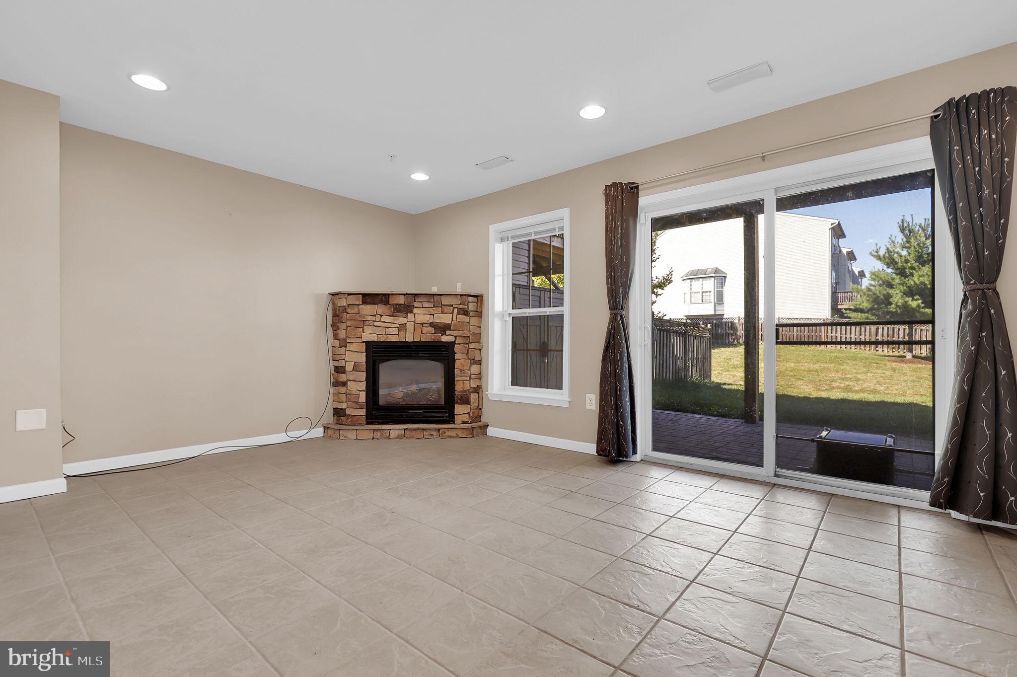 NORTH CROSSING - Residential