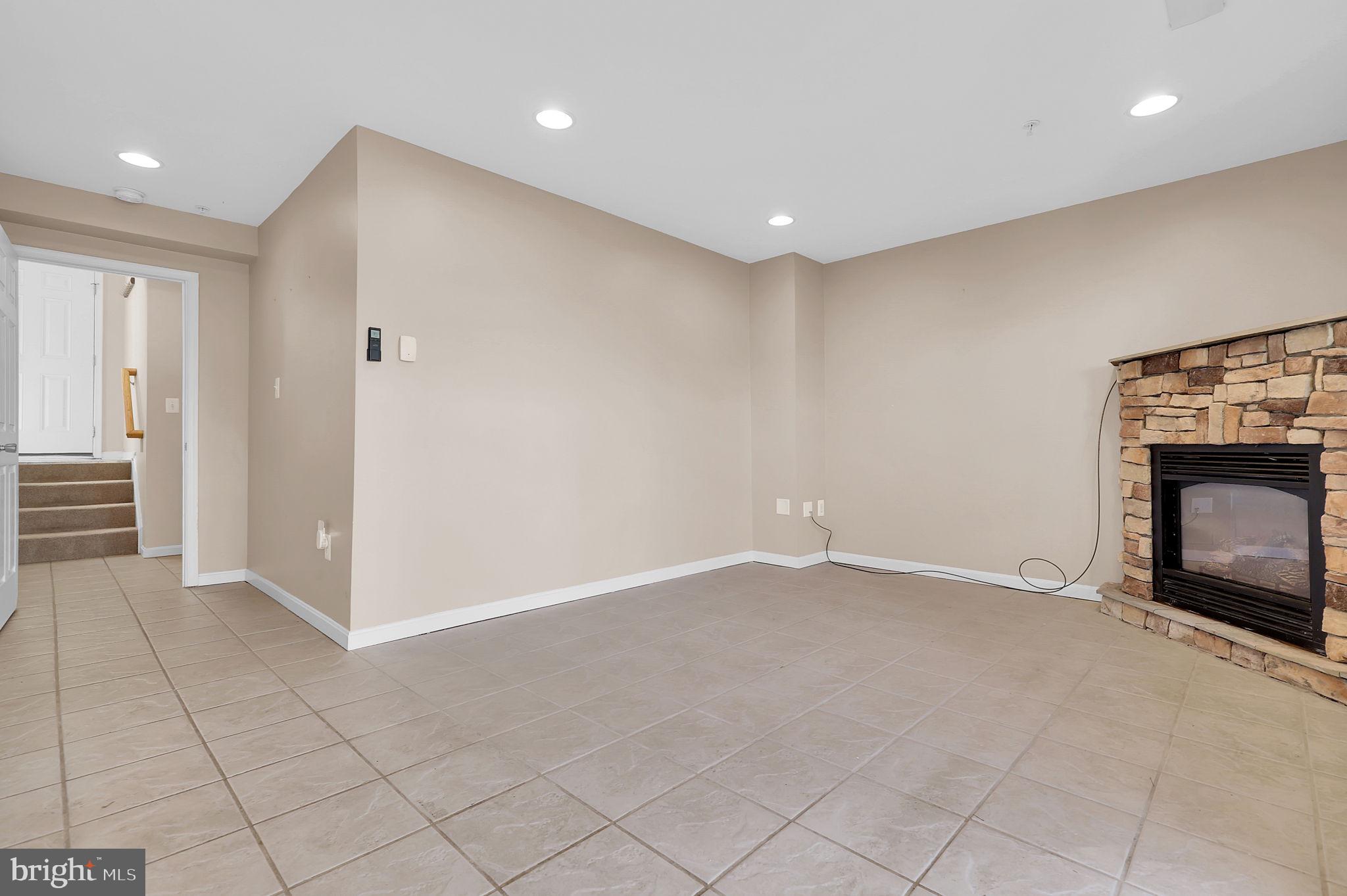 NORTH CROSSING - Residential