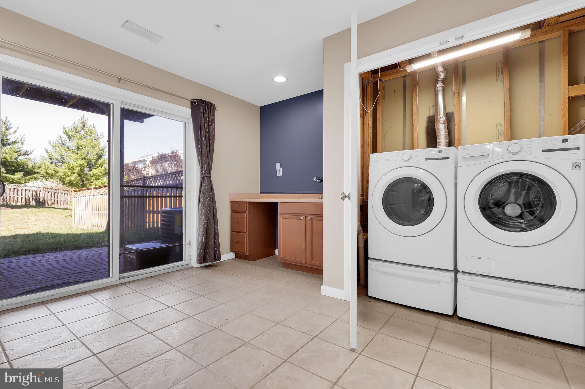 NORTH CROSSING - Residential