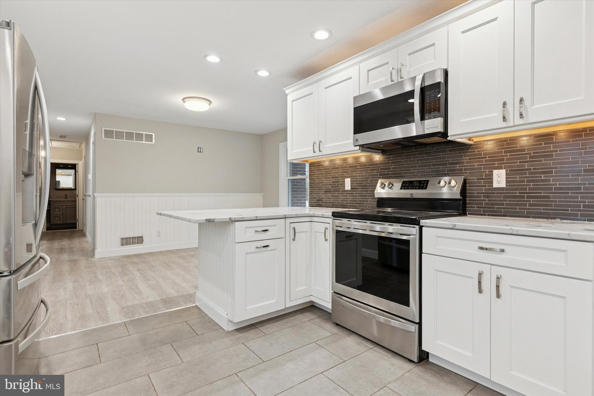 WESTVIEW ACRES - Residential