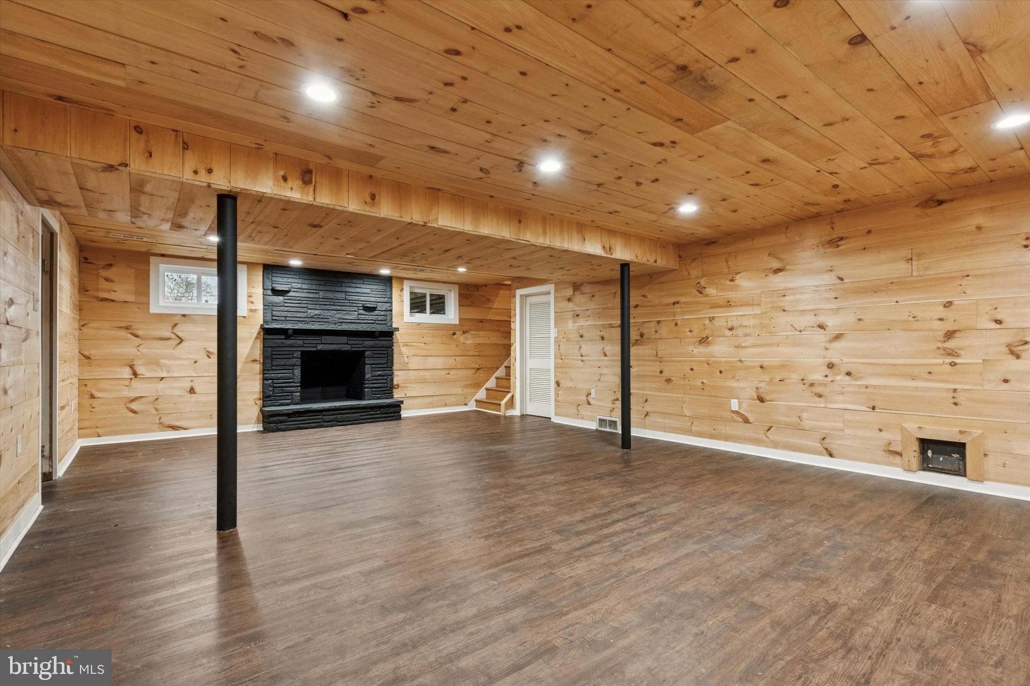 WESTVIEW ACRES - Residential