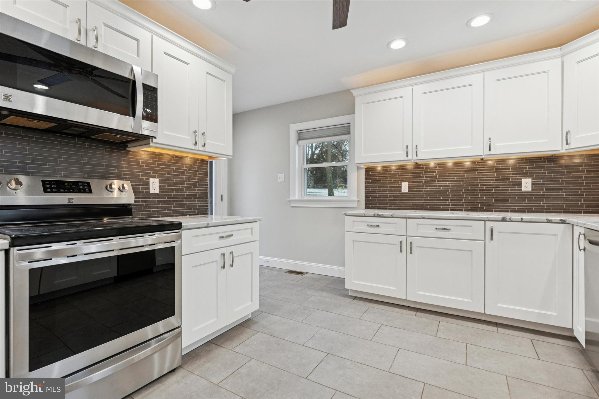 WESTVIEW ACRES - Residential