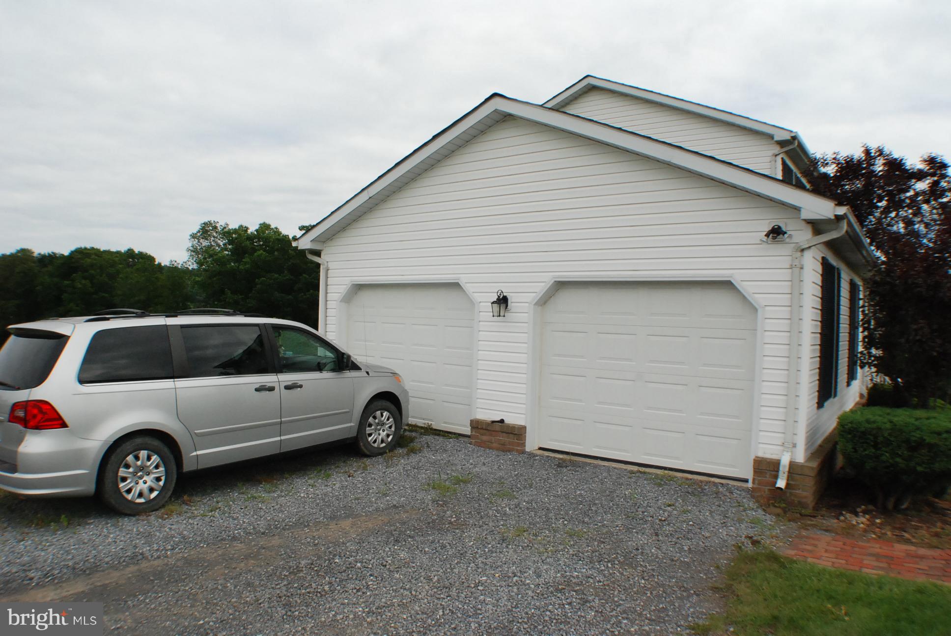 COUNTRY LIFE ACRES - Residential