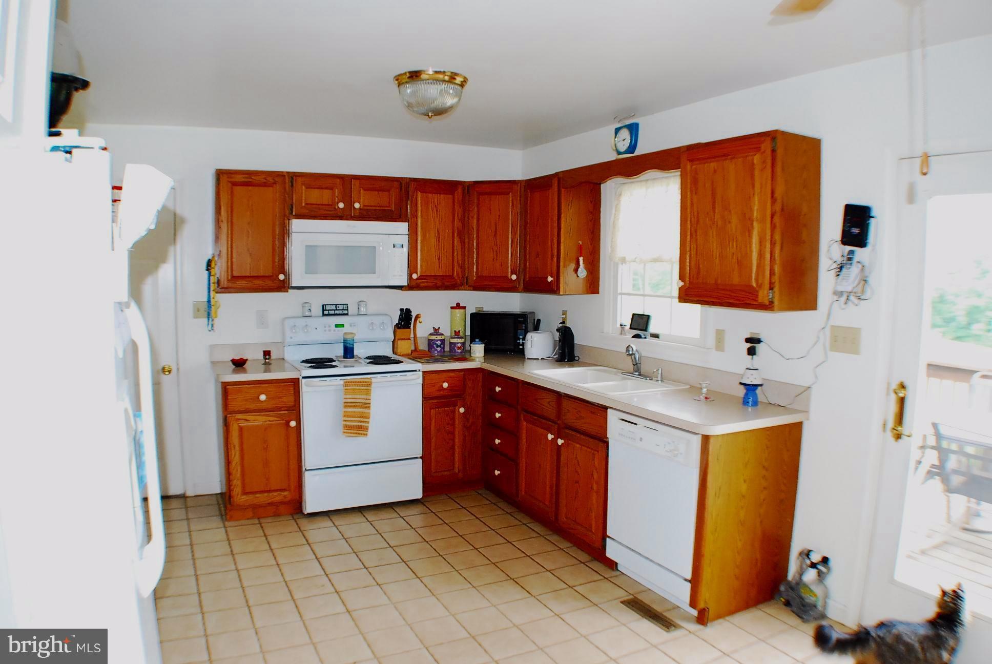 COUNTRY LIFE ACRES - Residential