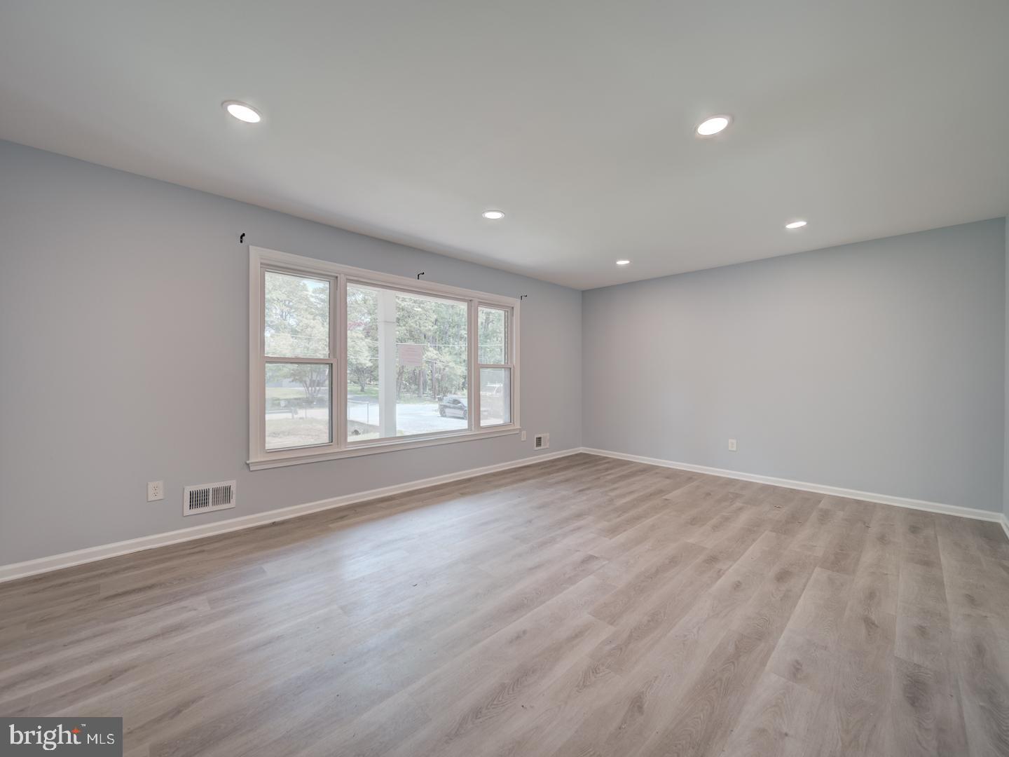 SHERWOOD FOREST - Residential