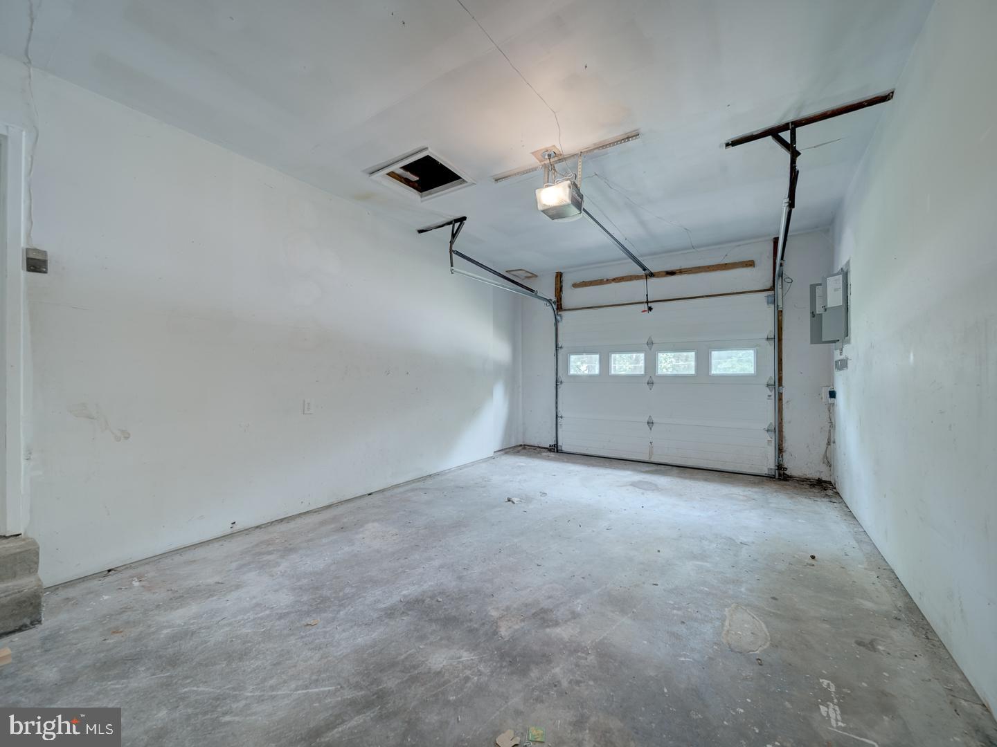 SHERWOOD FOREST - Residential