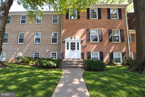 Condo For Sale - 796 Quince Orchard Boulevard #101<br/> GAITHERSBURG, MD 20878
