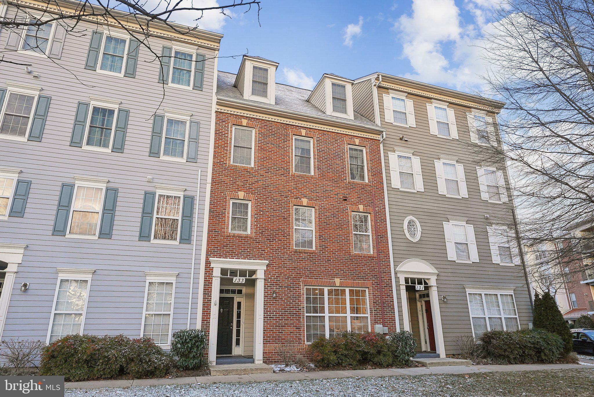 KENTLANDS - Residential Lease