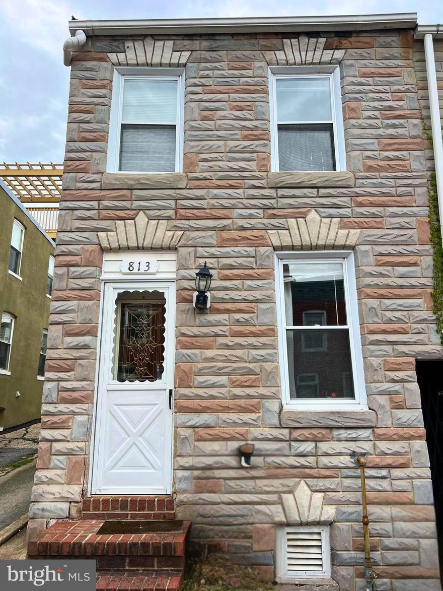 Welcome to this cozy 2-bedroom, 1-bath end-unit townhouse, perfectly situated just steps from some of the area’s most popular restaurants, bars, and local hot spots. Enjoy the convenience of city living with the added privacy of an end unit and the charm of a smaller, easy-to-maintain home.

Inside, you’ll find a comfortable and efficient layout that makes the most of every square foot, ideal for first-time buyers, downsizers, or anyone seeking a low-maintenance lifestyle. The rear of the property offers a versatile space featuring a shed for extra storage and a private parking pad that can also double as a great outdoor patio area for relaxing or entertaining.