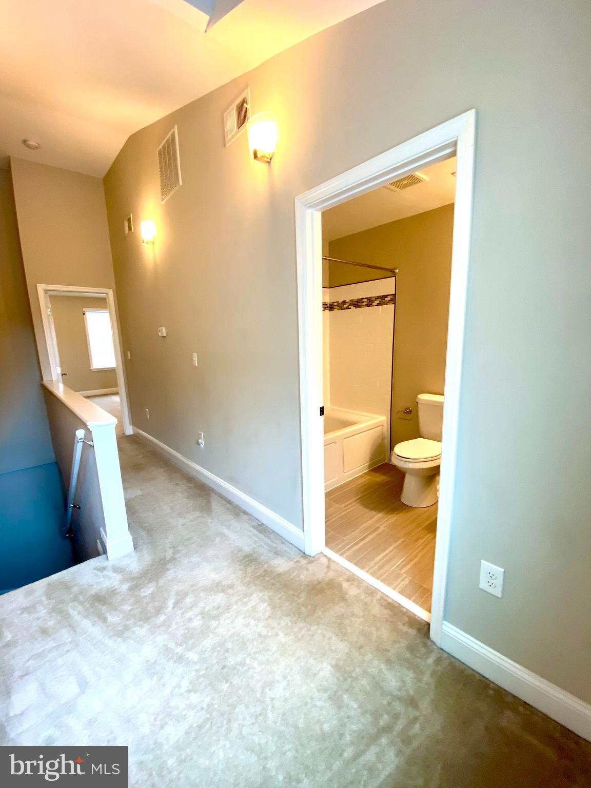 HOLLINS MARKET - Residential