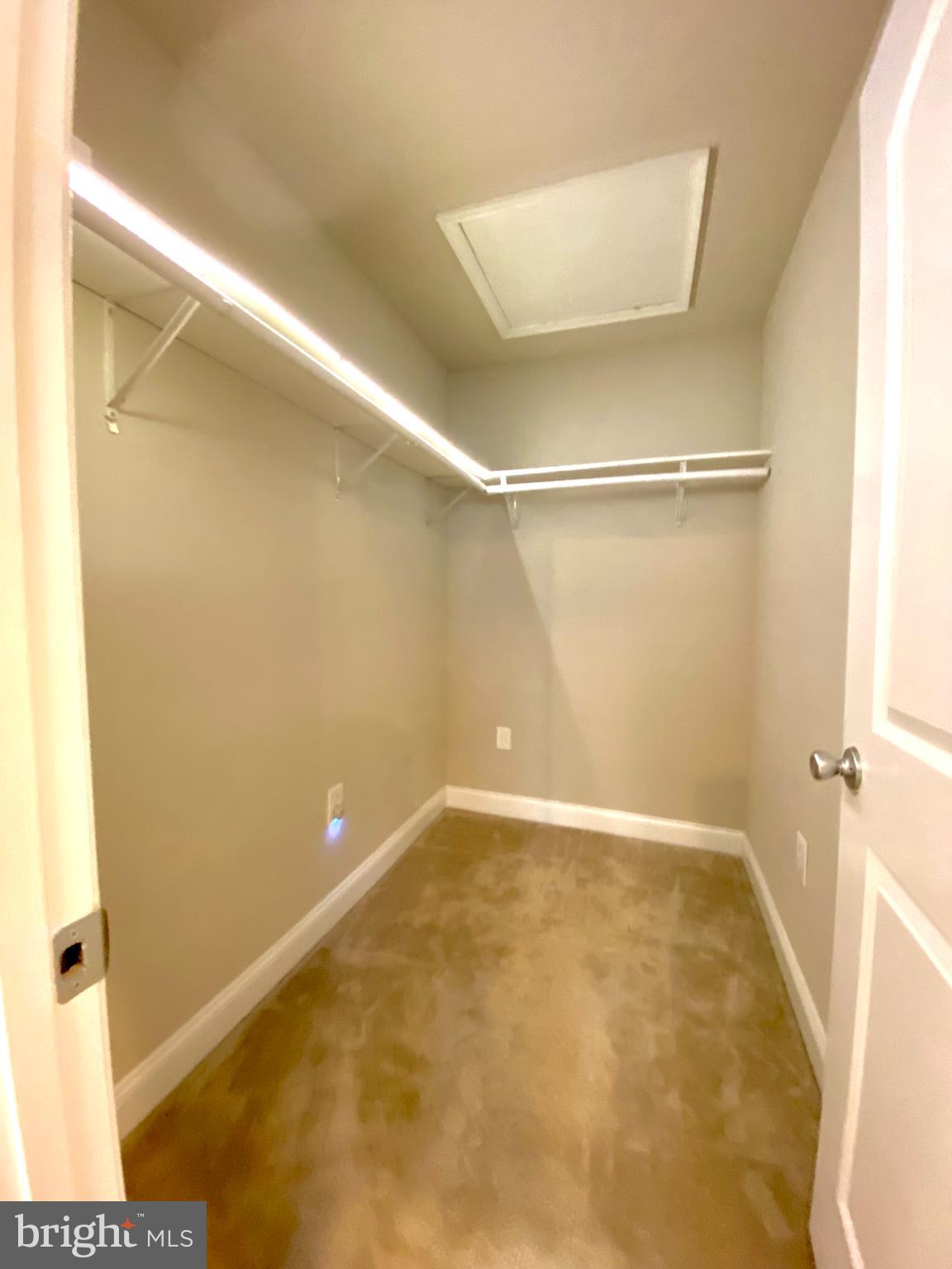 HOLLINS MARKET - Residential