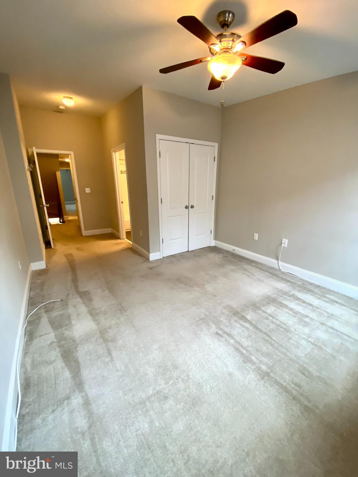 HOLLINS MARKET - Residential