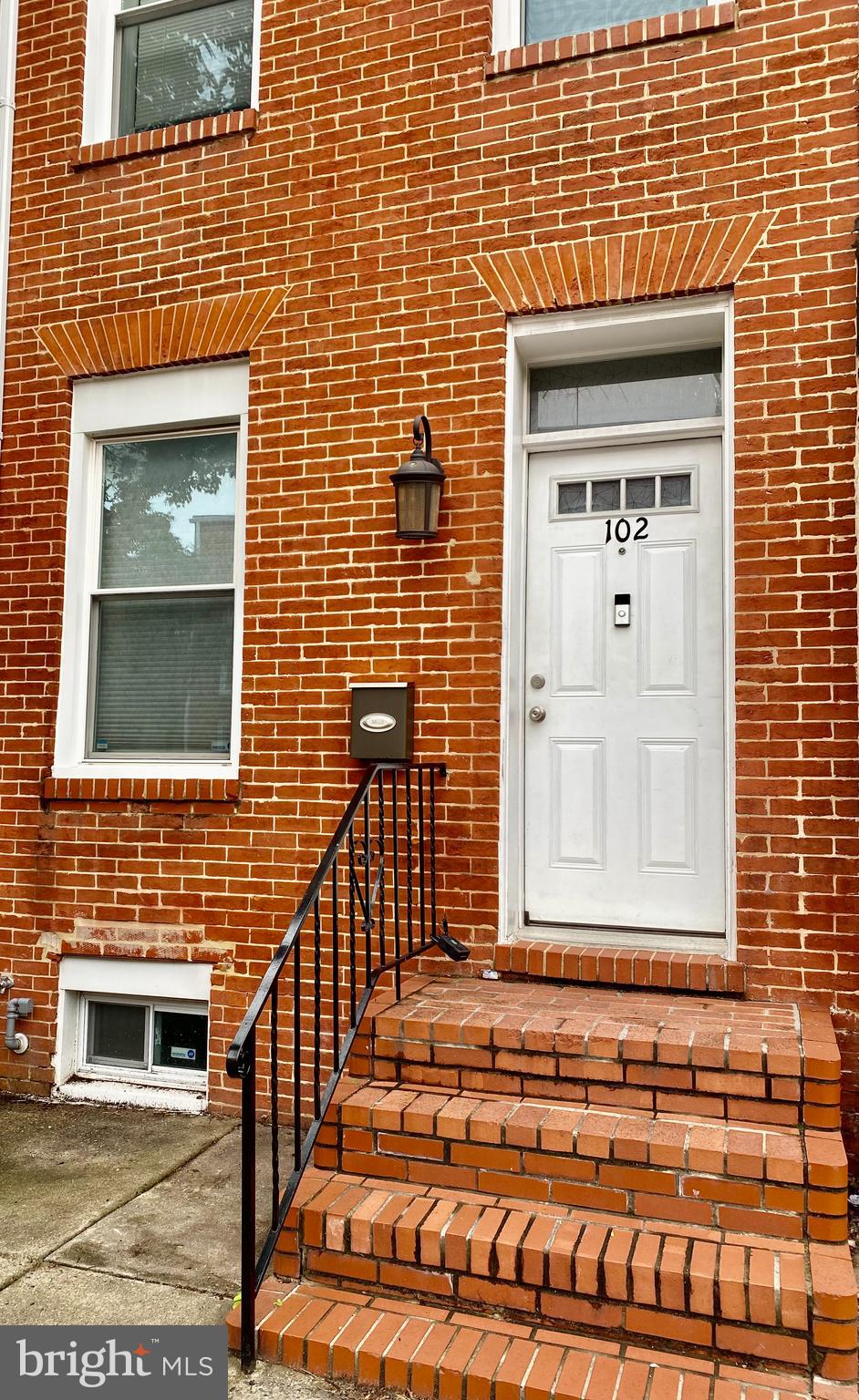 HOLLINS MARKET - Residential