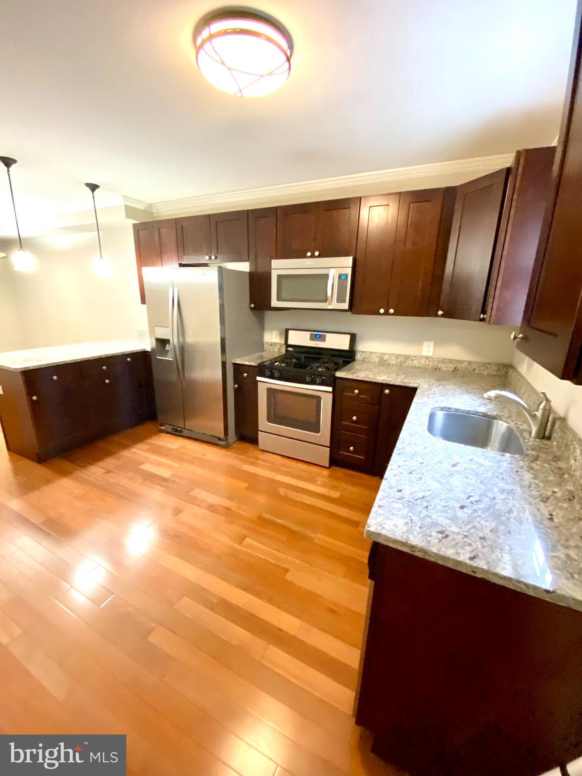 HOLLINS MARKET - Residential