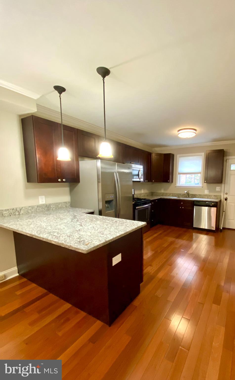 HOLLINS MARKET - Residential