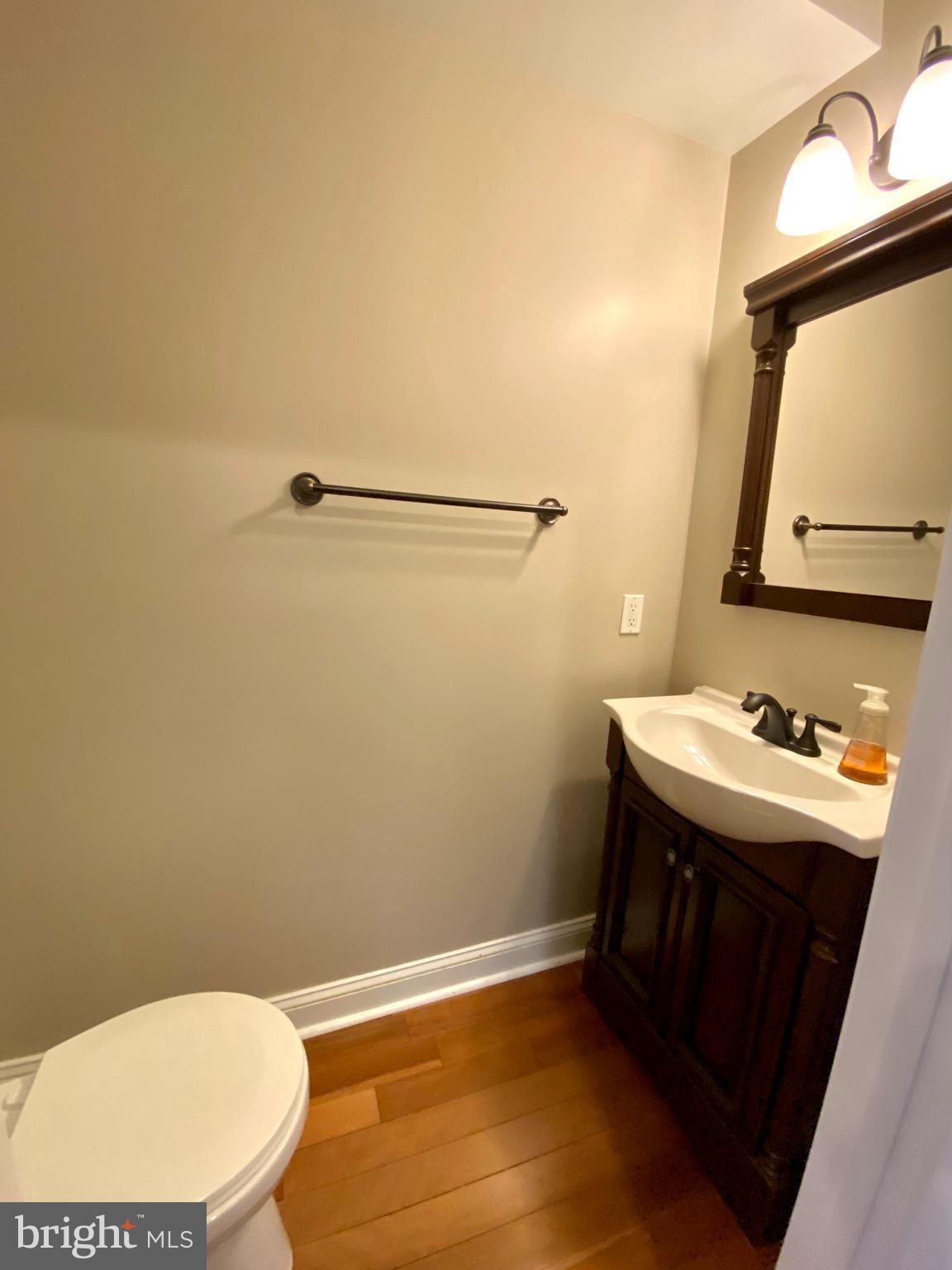 HOLLINS MARKET - Residential