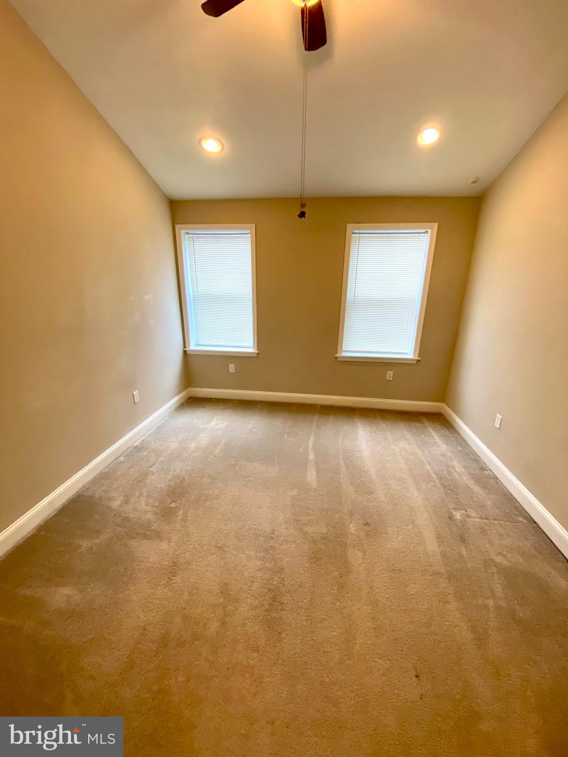 HOLLINS MARKET - Residential