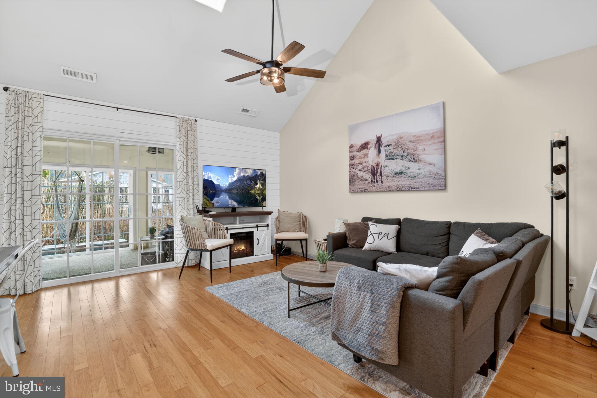 7120 SILVER SAILS LANDING