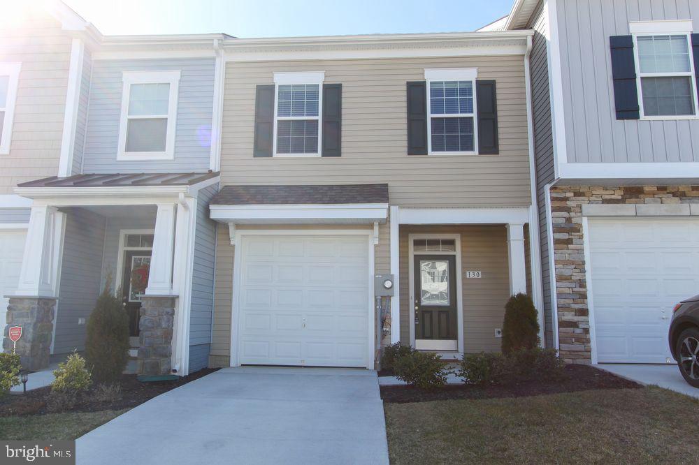 Interior townhome which affords lots of natural light. Two-level, 3-bedroom, 2.5 -baths, 1-car garage. Close proximity to shopping, dining, and major highways. Minutes to Winchester, Hagerstown and Charles Town. Approximately 5 miles to Martinsburg Railway Station.
Rent includes trash service, seasonal yard maintenance, and HOA. Property will be managed by Orion Property Holdings, LLC.