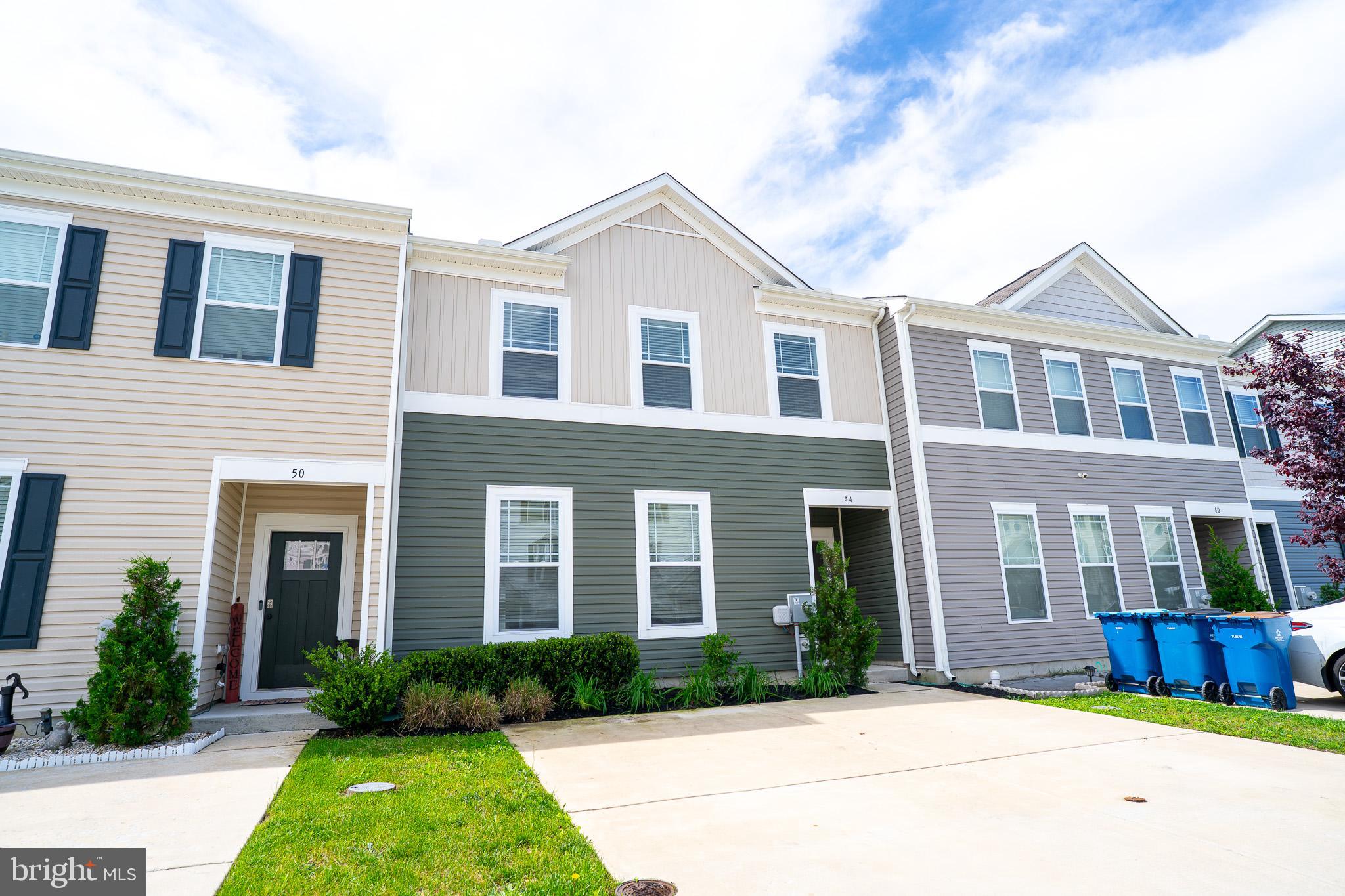 44 PEPPERWOOD DRIVE