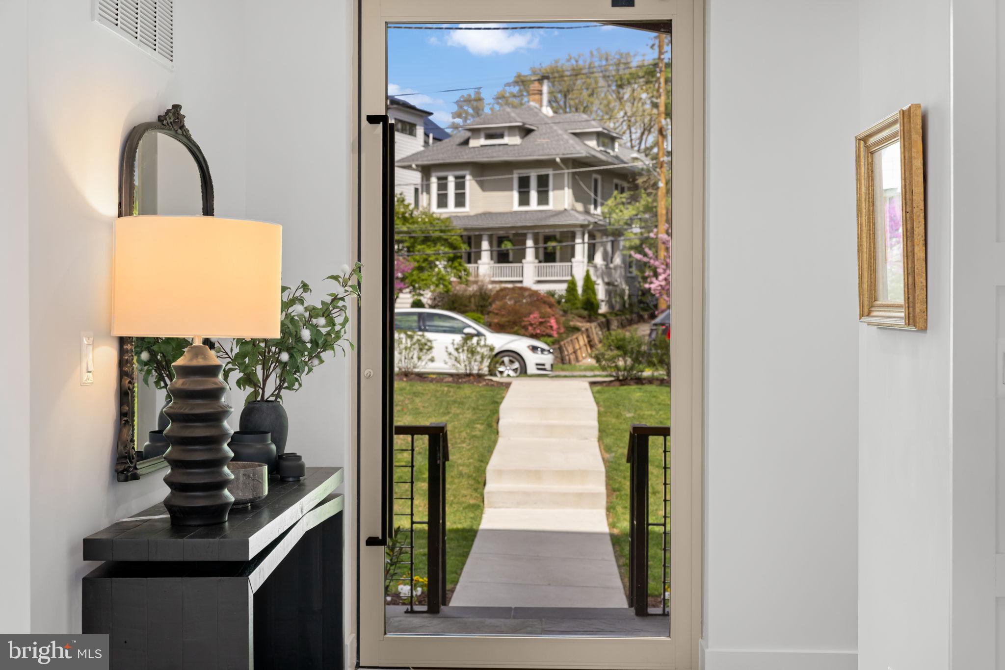 4892 MACARTHUR BOULEVARD NW