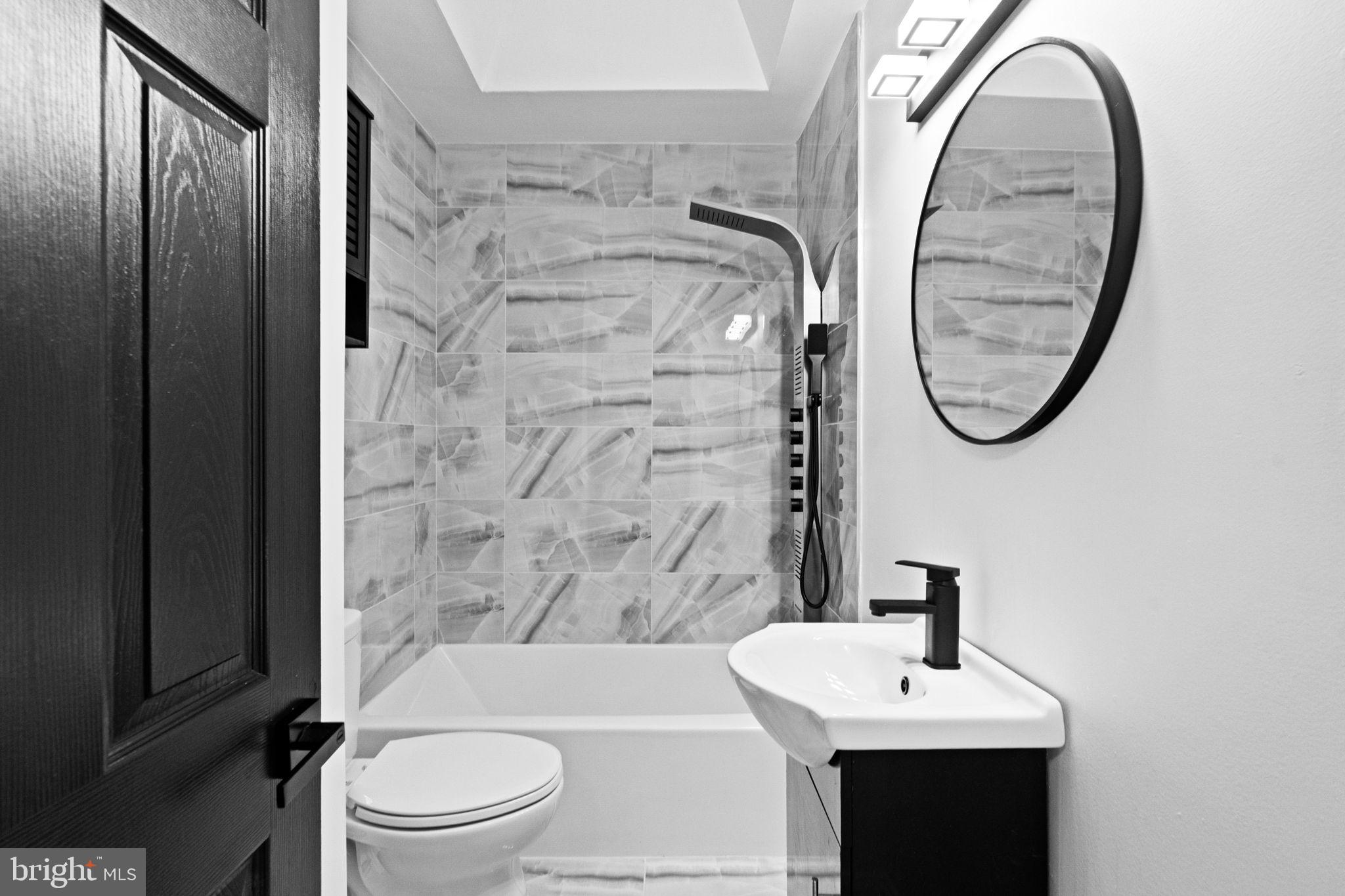 ELMWOOD PARK - Residential