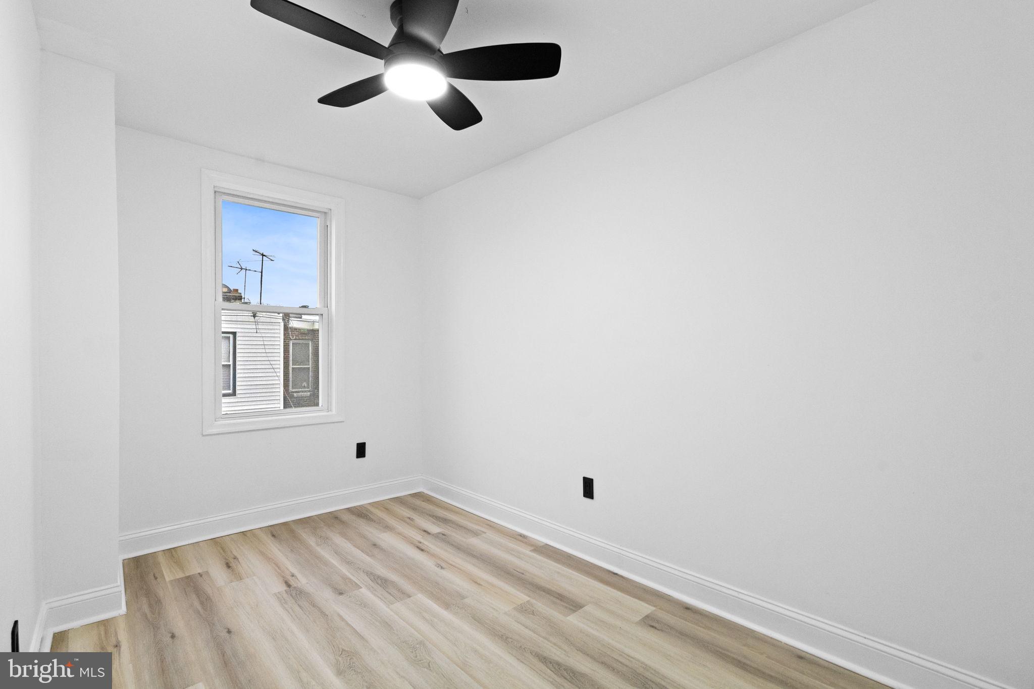 ELMWOOD PARK - Residential