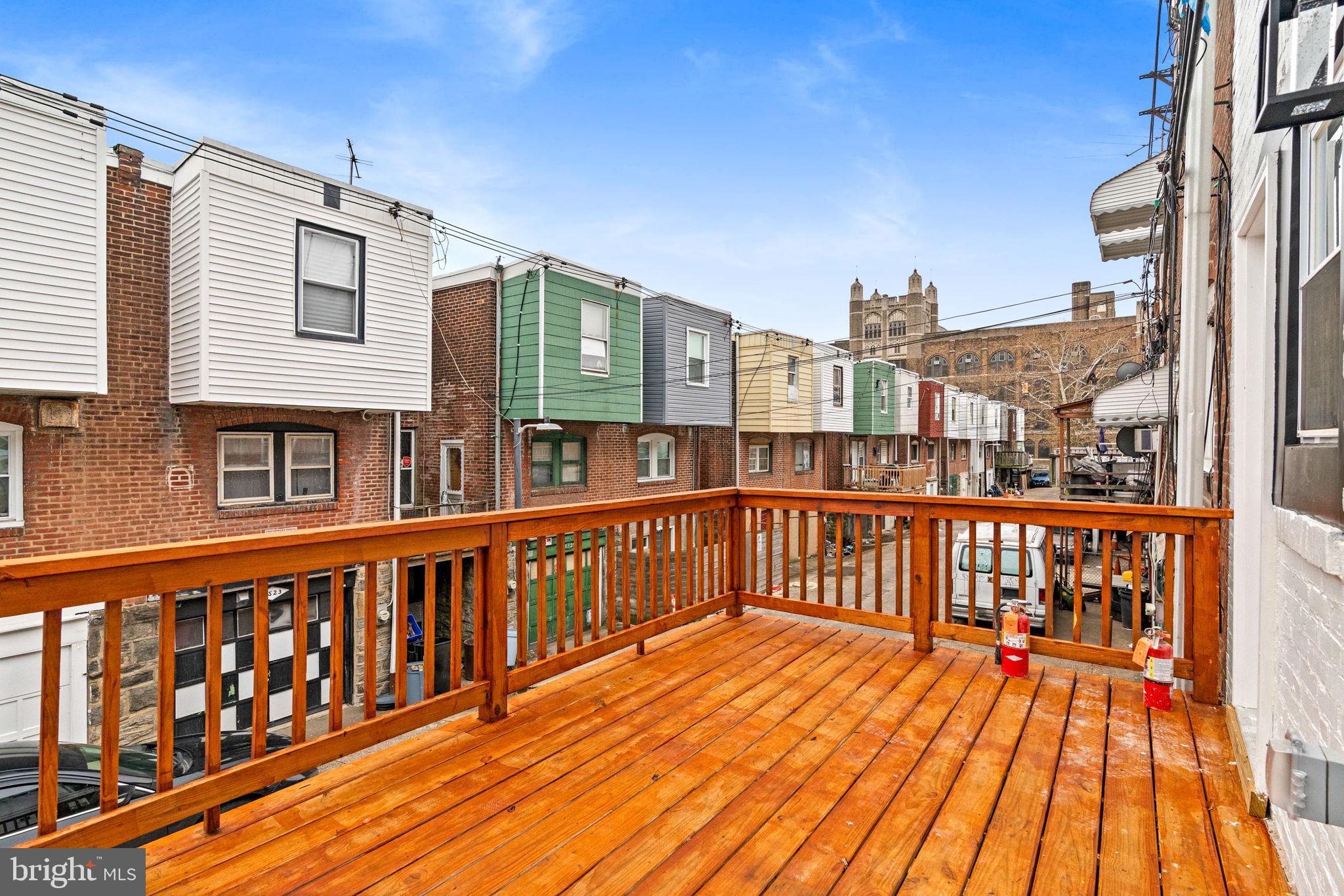 ELMWOOD PARK - Residential