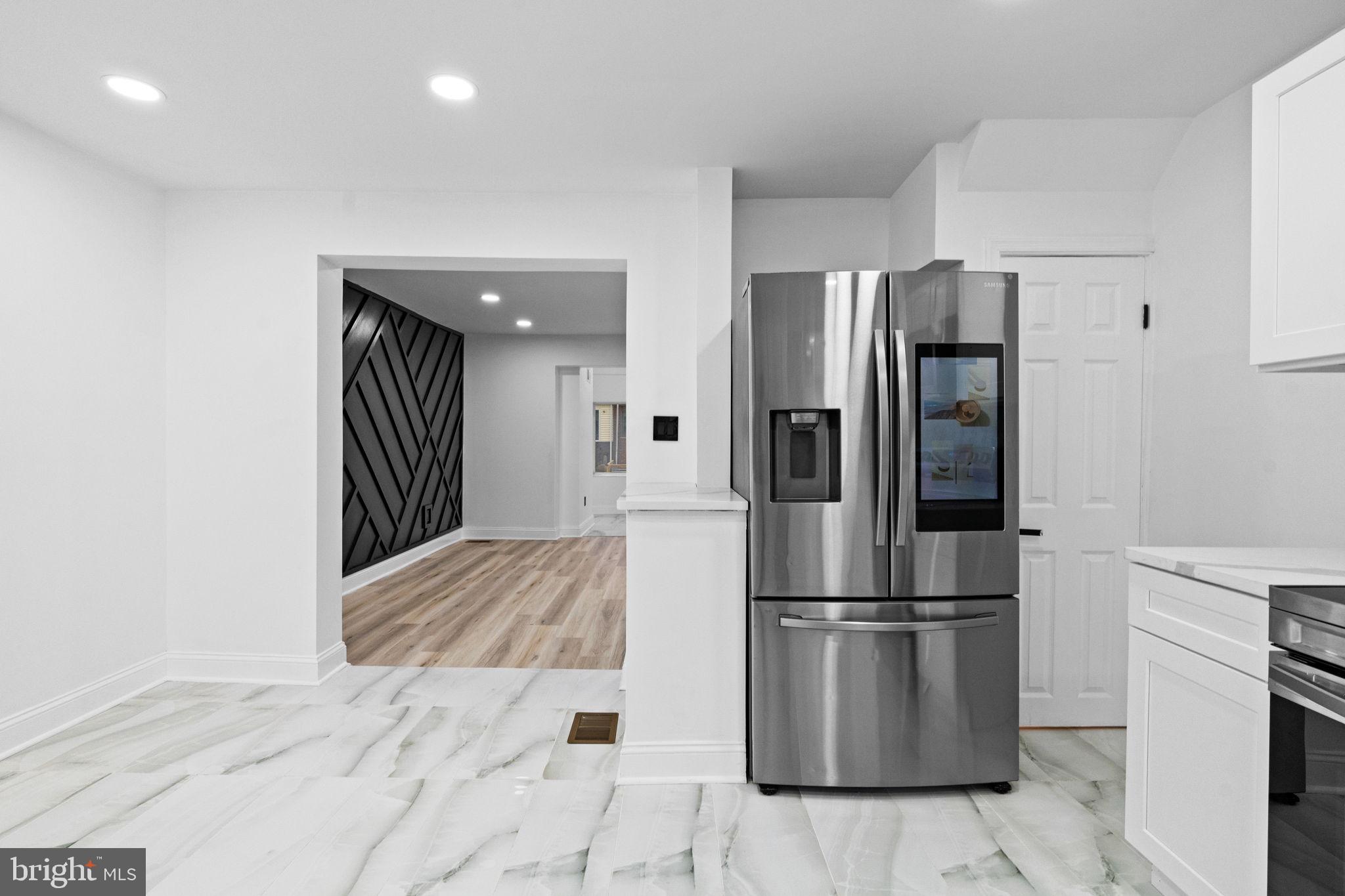 ELMWOOD PARK - Residential