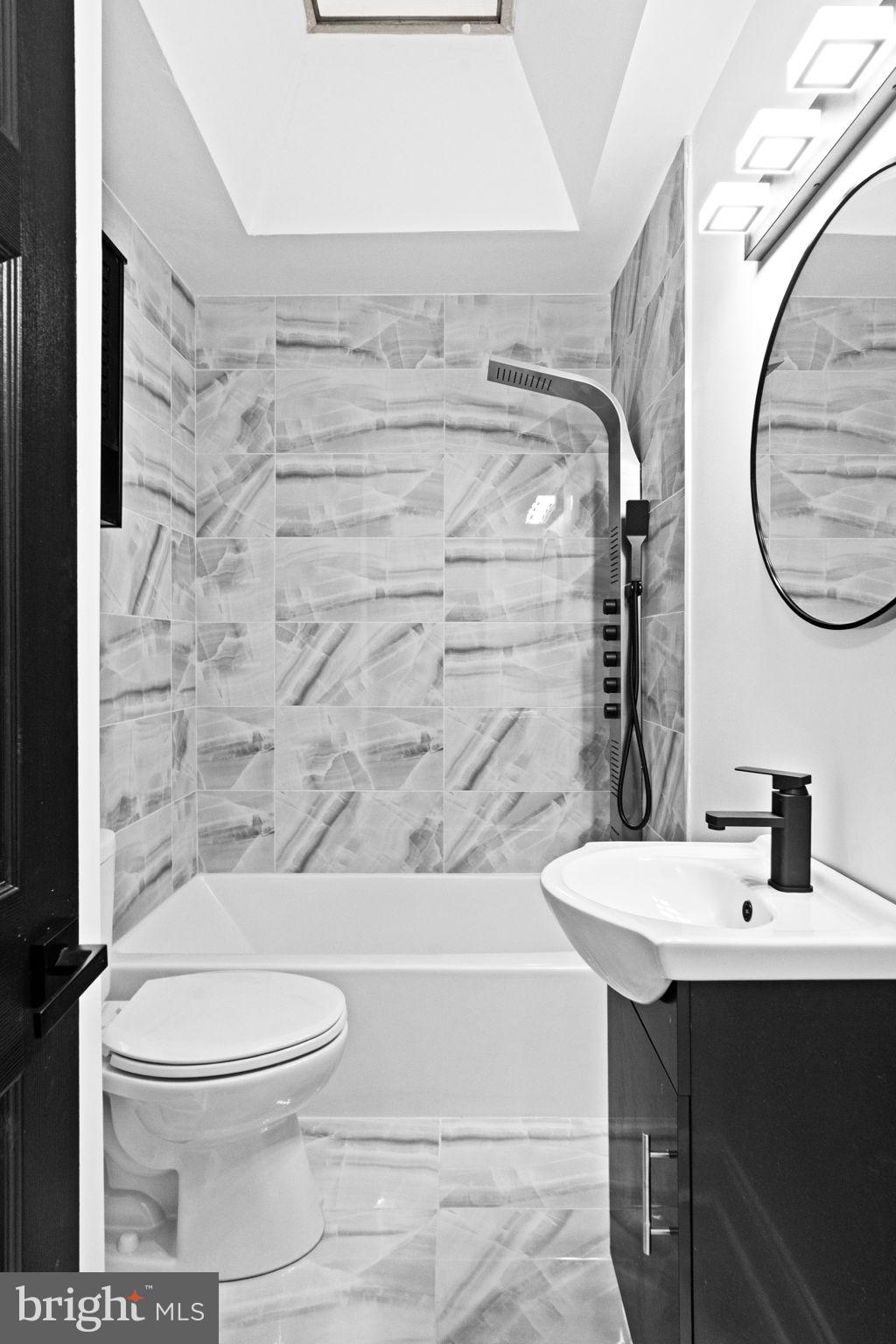 ELMWOOD PARK - Residential