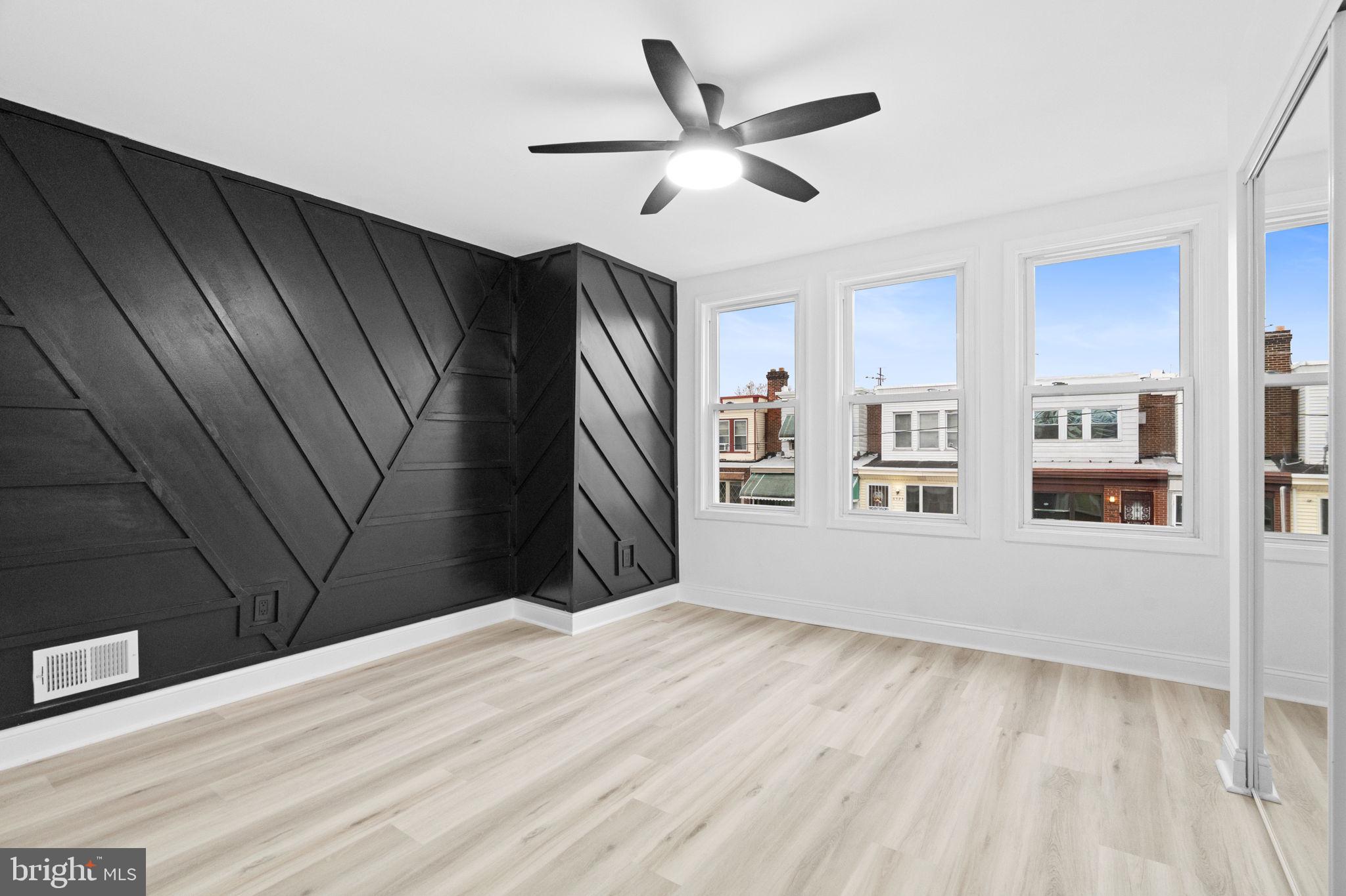 ELMWOOD PARK - Residential