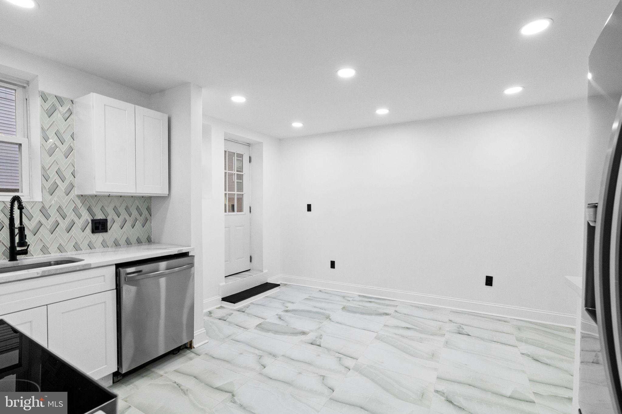 ELMWOOD PARK - Residential