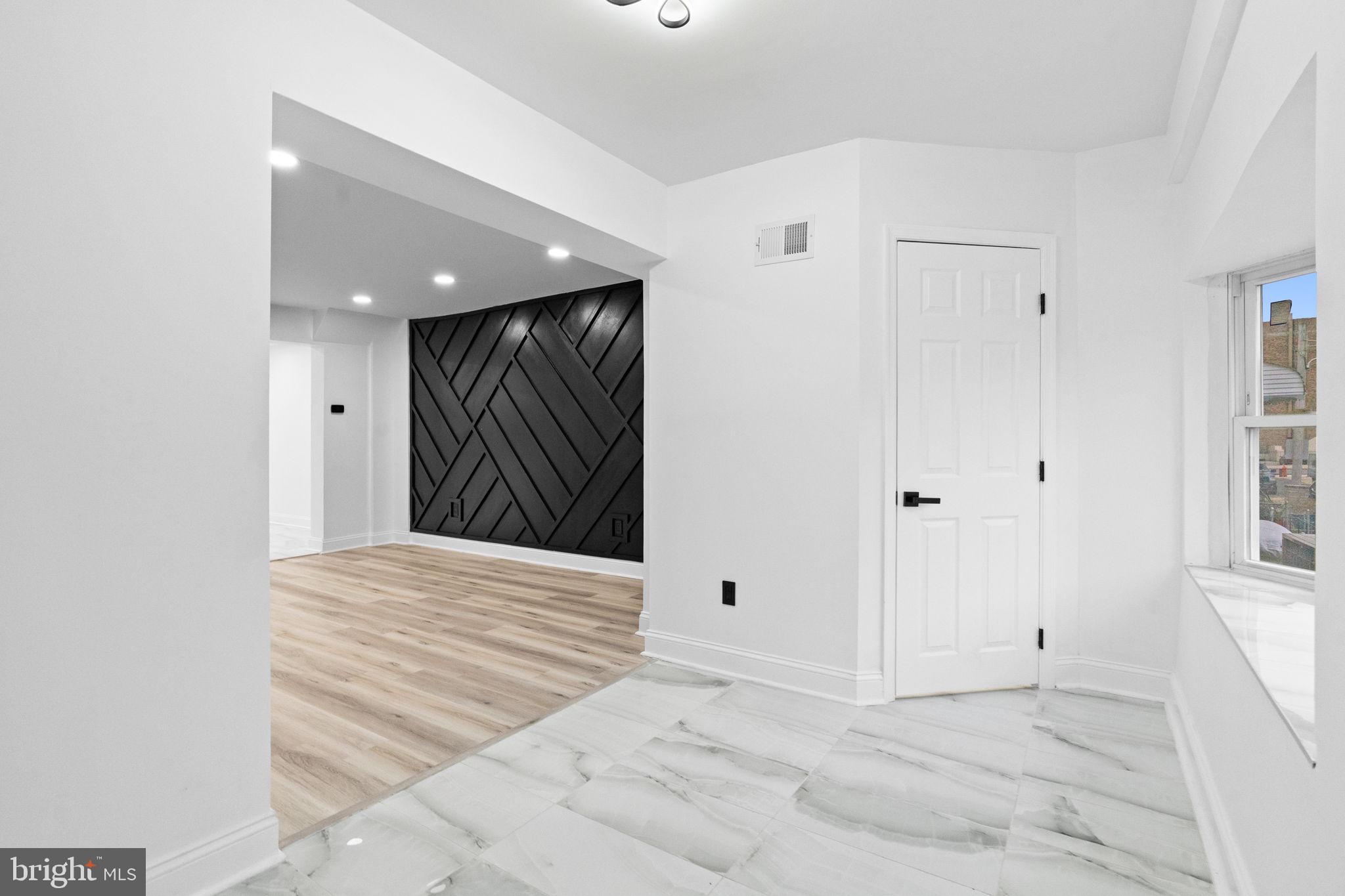 ELMWOOD PARK - Residential