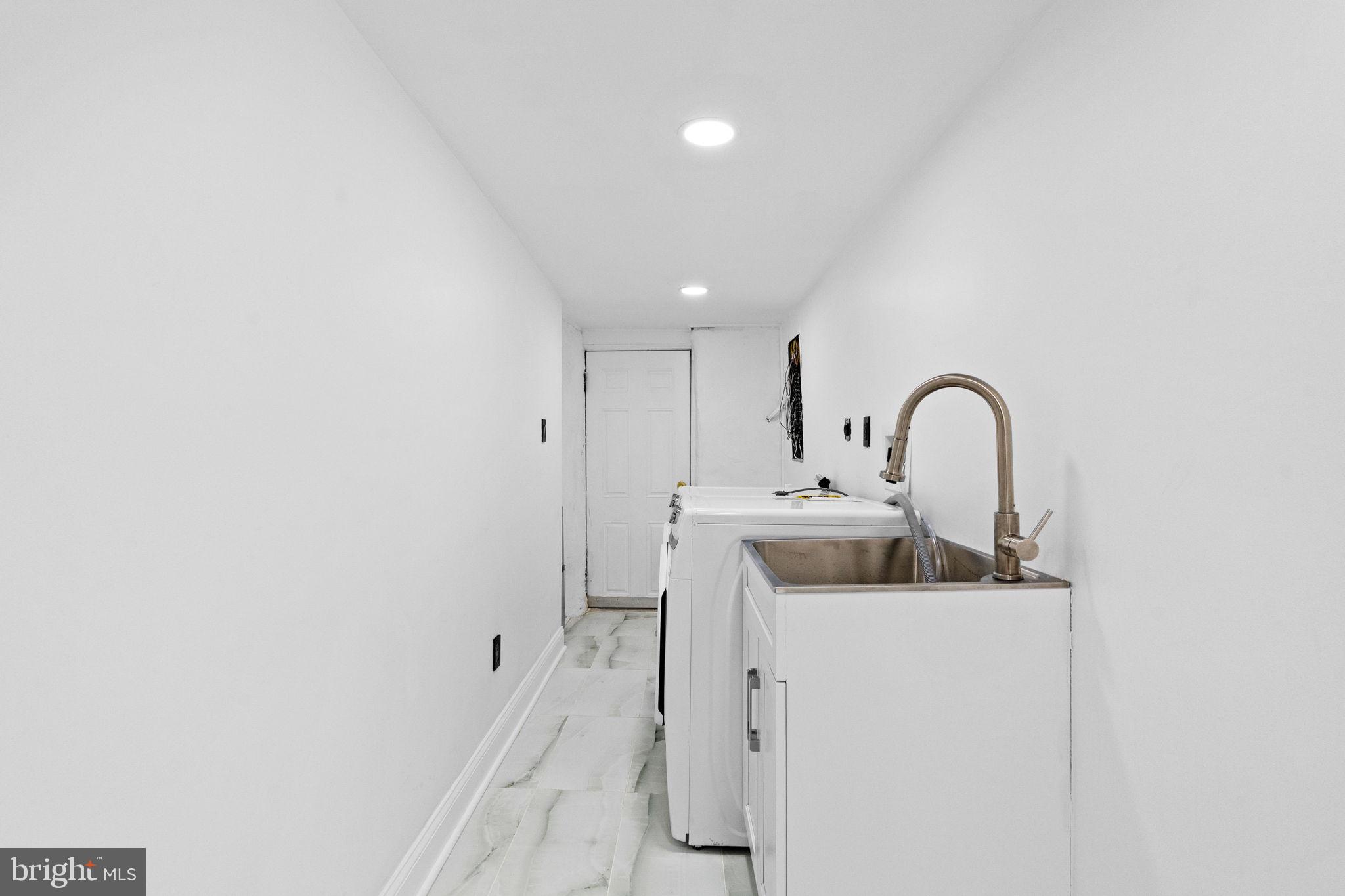 ELMWOOD PARK - Residential