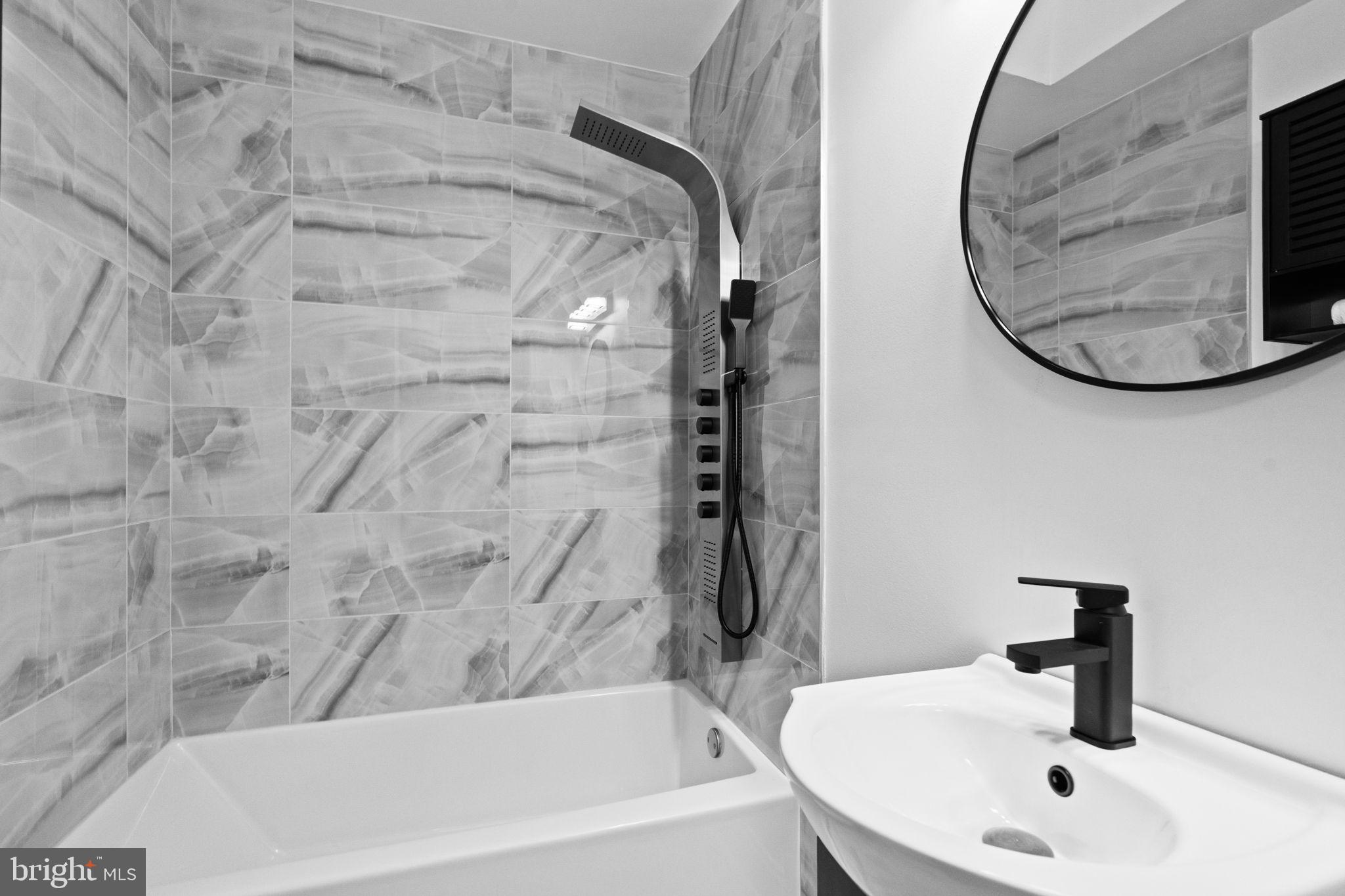 ELMWOOD PARK - Residential