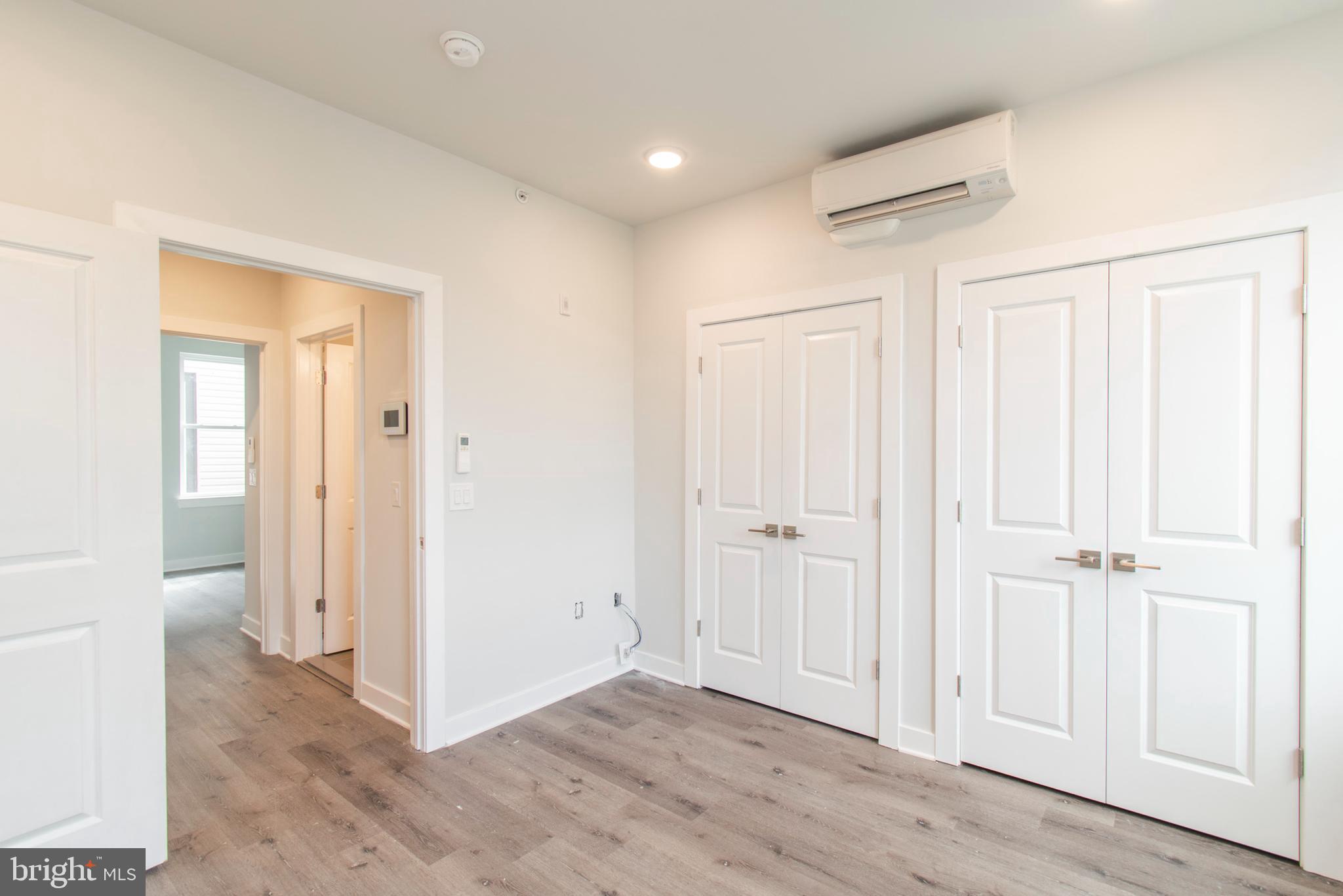 UNIVERSITY CITY - Commercial Sale